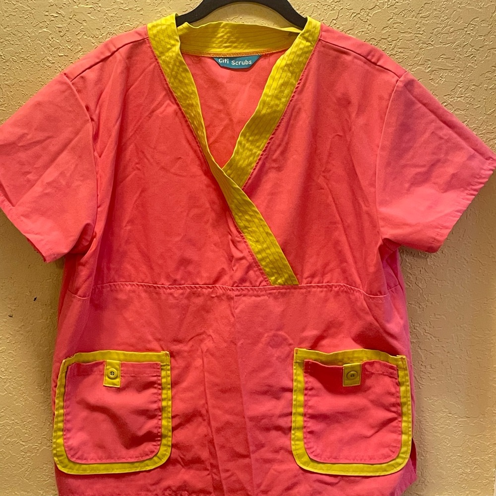 💅🏾Stylish scrub top - Picture 2 of 7